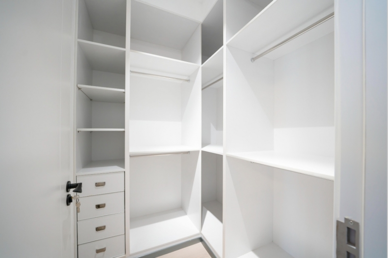 ZHONG HAI · WAN JIN CHENG