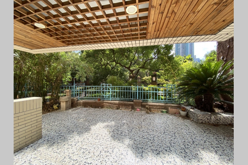 The Courtyards